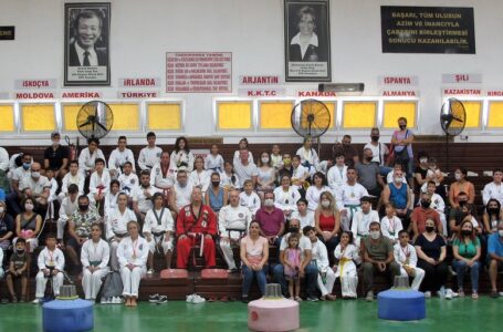 Taekwondo Federasyonu renkli kuşak sınavı, taekwondo Ligi ve Zafer Kupası müsabakaları dün gerçekleştirildi