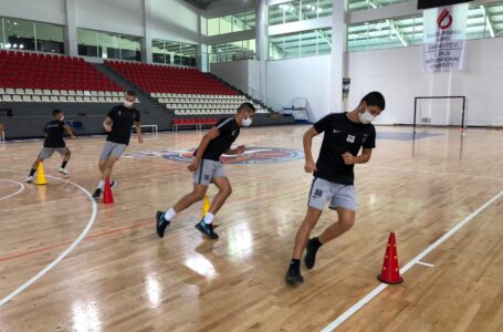 UKÜ BESYO, Yenicami Spor Kulübü futbolcularına tıbbi maskeli ve maskesiz performans testlerini uyguladı.