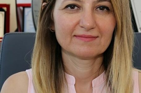 UKÜ Sağlık Bilimleri Fakültesi Öğretim Üyesi Prof. Dr. Hatice Sütçü Çiçek, Covid-19 önlemleri hakkında önemli bilgiler verdi.