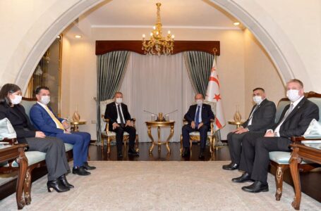 Kıbrıs Türk Sanayi Odası Başkanı Candan Avunduk ve Yönetim Kurulu üyeleri, Cumhurbaşkanı Ersin Tatar’a nezaket ziyaretinde bulundu.