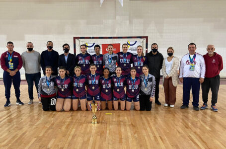 Şampiyon UKÜ Kadın Hentbol Takımı