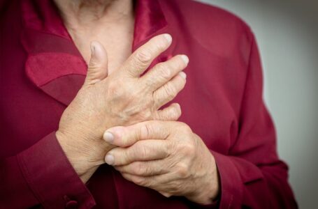 ilesinde Romatoid Artrit Vakası Olan Kişilerde Hastalığın Görülme Riski 10 Kata Kadar Artabilir 
