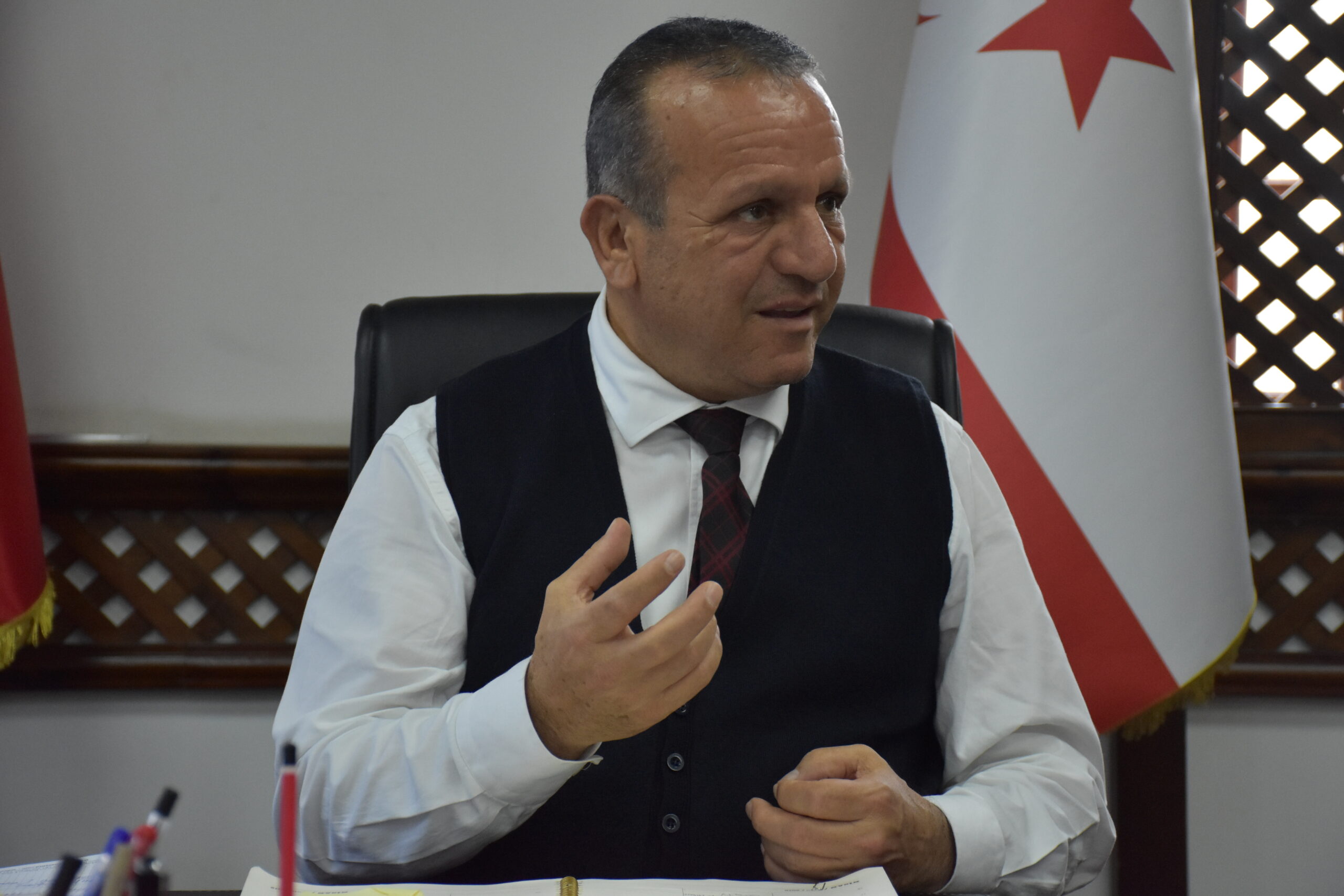 Turizm ve Çevre Bakanı Fikri Ataoğlu, kapalı turizm ile adaya gelen yolcularla ilgili olarak açıklamalarda bulundu