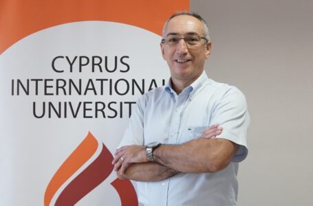 UKÜ’lü Akademisyen Doç. Dr. Ayhan Dağ Yaz aylarında dengeli beslenmenin önemine dikkat çekti