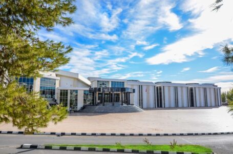 AD Scientific Index’in yayınladığı “Dünya Bilim İnsanı ve Üniversite Sıralaması 2021” listesinde KKTC’deki tüm üniversitelerden ilk 100 binde yer alan bilim insanlarının yüzde 71,4’ü Yakın Doğu Üniversitesi’nden
