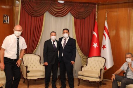 BAŞBAKAN SANER GÖREV SÜRESİ SONA EREN KAMU HİZMETİ KOMİSYONU BAŞKANI KAMİL KAYRAL’I KABUL ETTİ