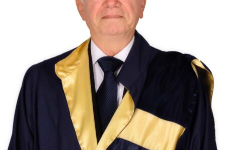 Türk Eczacıları Birliği, Yakın Doğu Üniversitesi Öğretim Üyesi Prof. Dr. K. Hüsnü Can Başer’e Yaşam Boyu Onur Ödülü Verdi