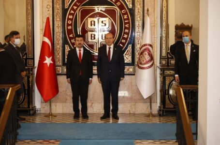 Bu sabah Ankara’ya giden Cumhurbaşkanı Ersin Tatar, Ankara Sosyal Bilimler Üniversitesi’nde “Geçmişten Günümüze Kıbrıs Türkünün Varoluş Mücadelesi” konulu konferans verdi.