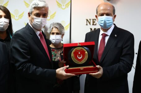 Cumhurbaşkanı Ersin Tatar, Ankara temasları çerçevesinde Türkiye Emekli Astsubaylar Derneği’nin (TEMAD) 37. Kuruluş Yıl Dönümü dolayısıyla dernek binasını ziyaret etti.