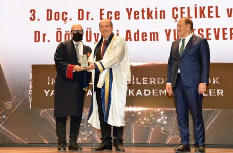 Cumhurbaşkanı Ersin Tatar, Gaziantep’te Hasan Kalyoncu Üniversitesi (HKÜ) 2021-2022 Akademik Yılı Açılış ve Ödül Töreni’nde iki devletliliğe vurgu yaptı. “Sürdürülebilir ve gerçek olan iki devletliliktir”