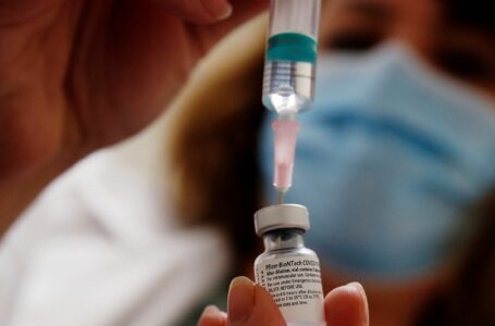 Yakın Doğu Üniversitesi Hastanesi ile Dr. Suat Günsel Girne Üniversitesi Hastanesi’nde bugüne kadar 160 bin dozun üzerinde aşı yapıldı