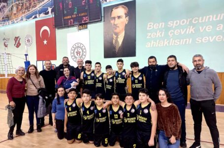 Gazimağusa Türk maarif koleji orta erkek voleybol takımı Türkiye şampiyonu olma yolunda
