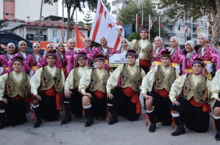 ÜLKEMİZİ SİLİFKE’DE TEMSİL ETTİK İB YILDIZLAR HD TOPLULUĞU, ULUSLARARASI MÜZİK VE FOLKLÖR FESTİVALİ’NE KATILDI MECLİS ÜYELERİ MERSİN VE SİLİFKE’DE RESMİ TEMASLARDA BULUNDU