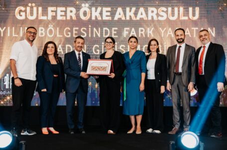 2024 YILININ KADIN GİRİŞİMCİLERİ, DÜN AKŞAM DÜZENLENEN MUHTEŞEM TÖRENLE ÖDÜLLENDİRİLDİ