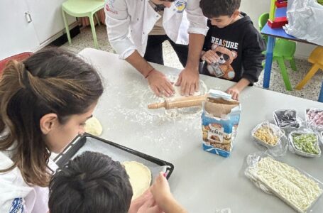 DAÜ’LÜ ÖĞRENCİLERDEN GÖRME ENGELLİ ÇOCUKLARA LEZZET VE MÜZİK DOLU GÜN