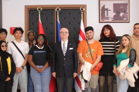 DAÜ REKTÖR YARDIMCISI PROF. DR. OSMAN M. KARATEPE YENİ GELEN ÖĞRENCİLERİ KABUL ETTİ