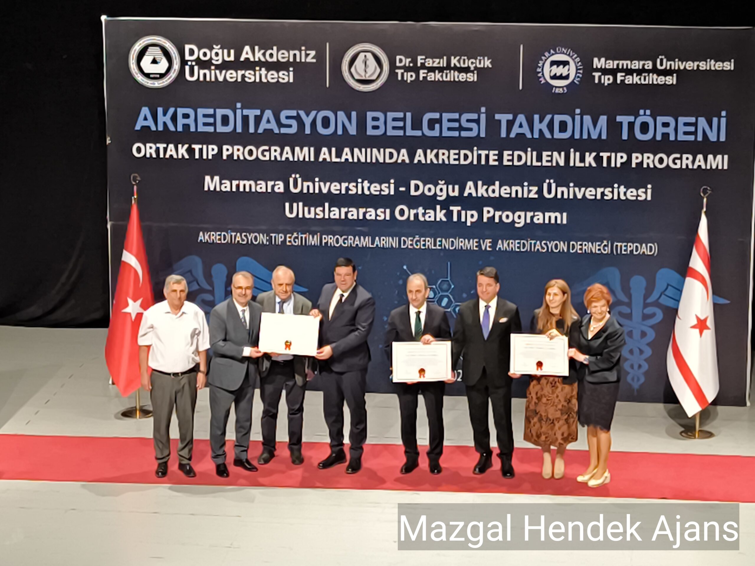 ORTAK TIP PROGRAMI ALANINDA AKREDİTE EDİLEN İLK PROGRAM OLAN DAÜ-MÜ ULUSLARARASI ORTAK TIP PROGRAMINA AKREDİTASYON BELGESİ DÜZENLENEN TÖREN İLE TAKDİM EDİLDİ