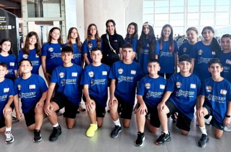 Gazimağusa Halkdansları Derneği Orta Grubu Çanakkale Yolcusu