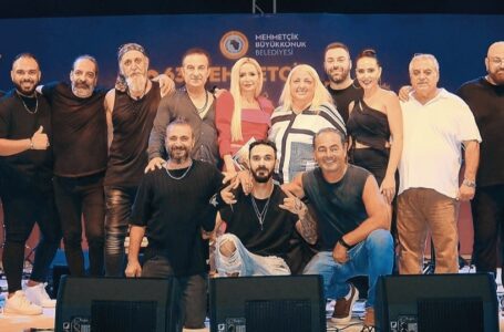Cem Karaca ve Barış Manço Gecesi’nde Nostalji, Coşku ve Yerel Yorumlar Buluştu
