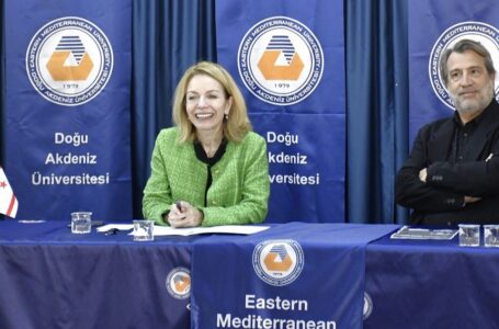 DAÜ’DE “BİR DİPLOMATIN HAYATI: MODERN GÖÇEBELİK” KONULU SEMİNER