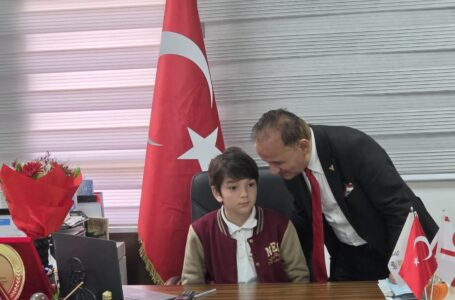 Ybb nde 23 Nisan’da Başkanlık Koltuğu Miniklere Emanet Edildi