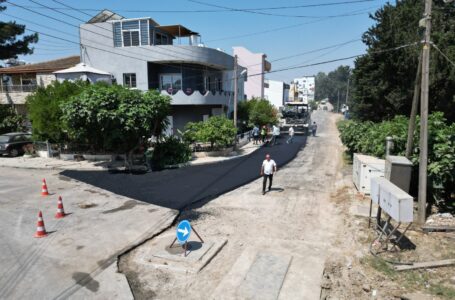 GAZİMAĞUSA BELEDİYESİ’NİN 2. ETAP ASFALT ÇALIŞMALARI MUTLUYAKA’DA DEVAM EDİYOR 
