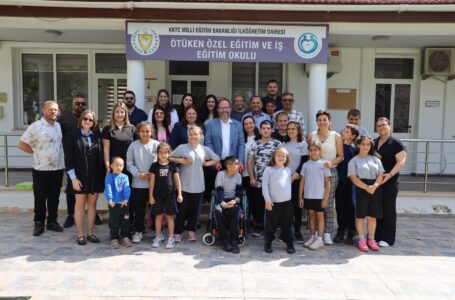 SADIKOĞLU ÇİFTİ ÖTÜKEN ÖZEL EĞİTİM OKULU’NU ZİYARET ETTİ ÇOCUKLARLA BİR ARAYA GELDİLER,
