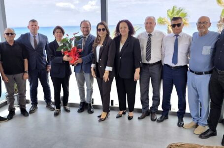 “ADAKDER’DEN  BAŞKAN KATİP  DEMİR’E ÖVGÜ  ZİYARETİ ”
