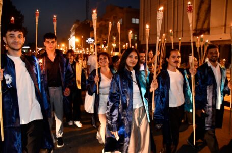 YÜZLERCE DAÜ MEZUNU MEŞALELERLE GAZİMAĞUSA’YA VEDA ETTİ