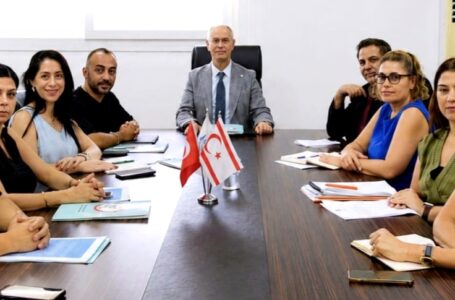 BAKAN HASİPOĞLU: “ECZACILAR BİRLİĞİ YENİ YÖNETİMİYLE YENİ BİR SAYFA AÇIYORUZ”
