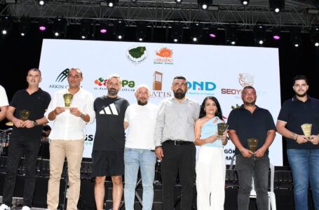 BABUTSA FESTİVALİ’NE GÖRKEMLİ FİNAL: SERDARLI CECELİ’NİN ŞARKILARIYLA YANKILANDI Kasım: “Serdarlı’yı kültürle, sanatla ve müzikle büyütmeye devam edeceğiz”