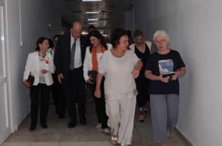 ZERRİN ÜSTEL, FİZİK TEDAVİ VE REHABİLİTASYON MERKEZİ’Nİ ZİYARET ETTİ…
