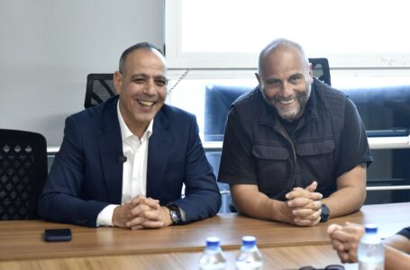 Lefkoşa Türk Belediyesi (LTB) Başkanı ve TDP LTB Başkan adayı Mehmet Harmacı, TDP belediye meclis üyesi adaylarıyla birlikte Kıbrıs Türk Elektrik Kurumu Sendikası’nı (EL-SEN) ziyaret etti.